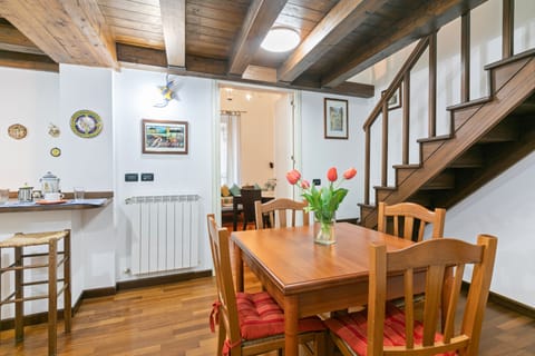 Apartment, 3 Bedrooms | In-room dining