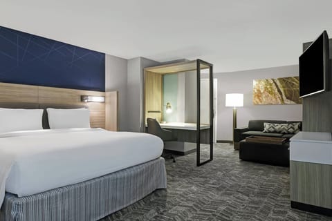 Suite, 1 King Bed with Sofa bed | Desk, iron/ironing board, cribs/infant beds, free WiFi