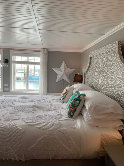 Premier Double Room (Stateroom 2) | Egyptian cotton sheets, premium bedding, memory foam beds