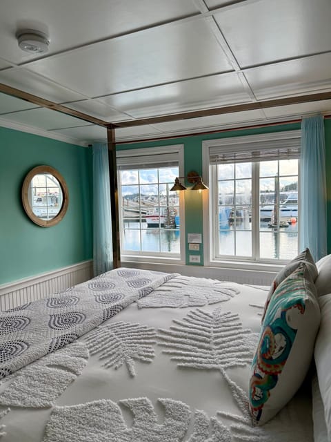 Premier Double Room (Stateroom 3) | Egyptian cotton sheets, premium bedding, memory foam beds