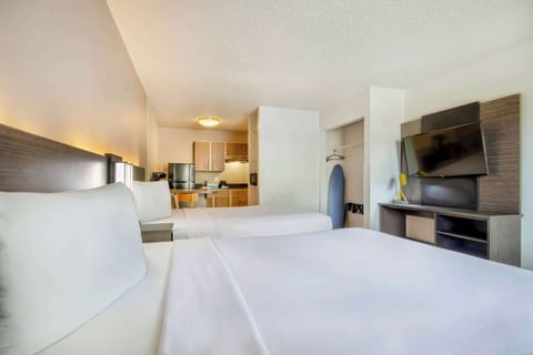 Desk, laptop workspace, free WiFi, bed sheets