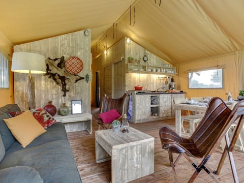Tent | Living area