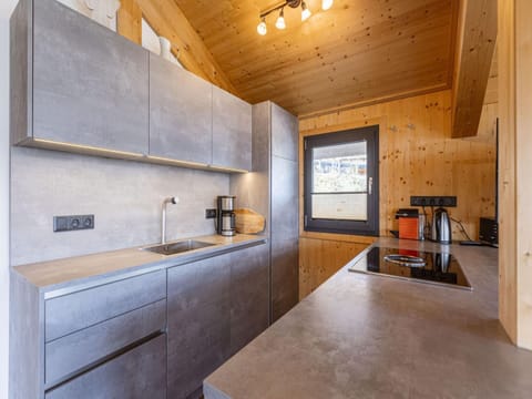 Chalet | Private kitchen | Cookware/dishes/utensils