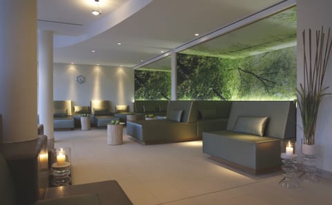 Couples treatment rooms, sauna, steam room, body treatments