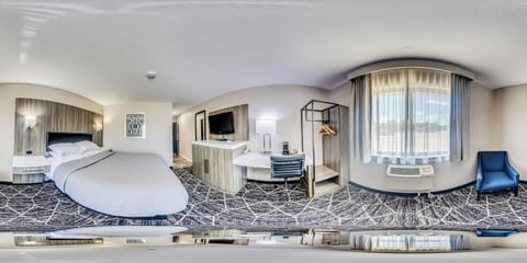 Standard Room, 1 Queen Bed, Non Smoking | Desk, laptop workspace, blackout drapes, iron/ironing board