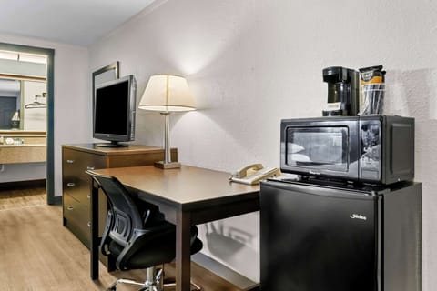 Desk, laptop workspace, free WiFi, bed sheets