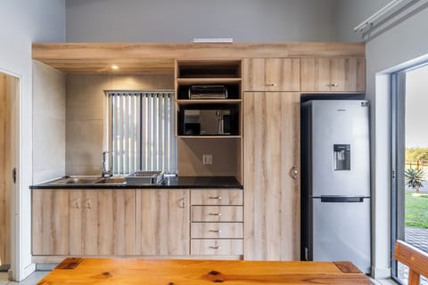 8 Sleeper Beach House (3 BR & 2 BTHRM) (35) | Private kitchen | Fridge