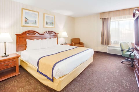 Desk, iron/ironing board, WiFi (free), bed sheets
