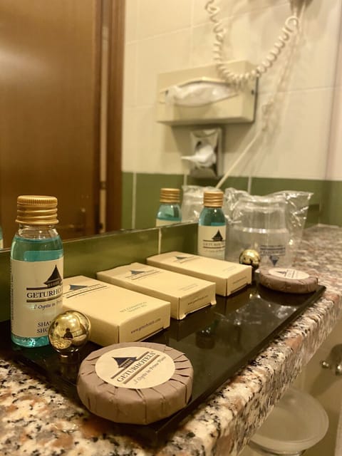Bathroom amenities