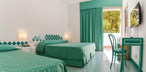 Standard Triple Room | In-room safe, desk, free WiFi, bed sheets