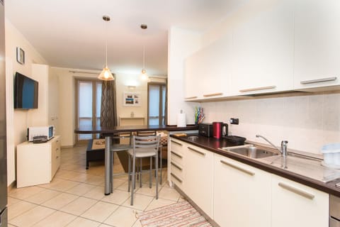 Studio | Private kitchen | Full-size fridge, microwave, oven, stovetop