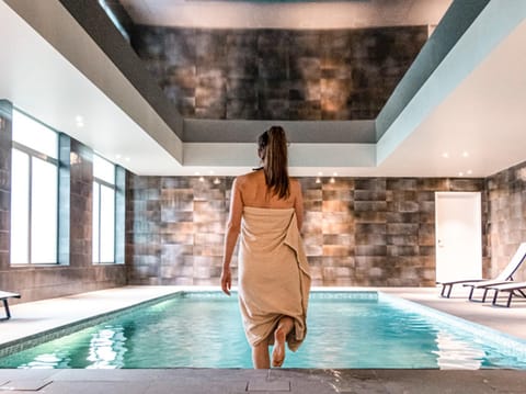 Indoor pool, seasonal outdoor pool, sun loungers