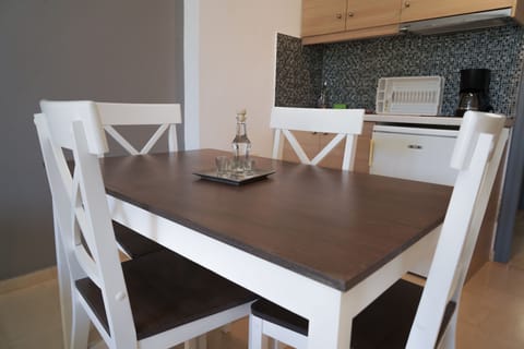 Family Apartment, Garden View, Ground Floor | Soundproofing, free cribs/infant beds, free WiFi, bed sheets