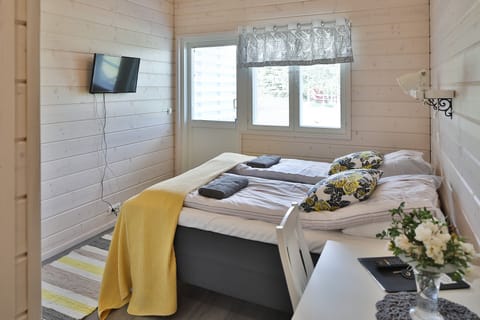 Double or Twin Room, Terrace | Individually furnished, iron/ironing board, free cribs/infant beds