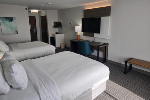 Standard Room, 2 Queen Beds | Premium bedding, in-room safe, desk, laptop workspace