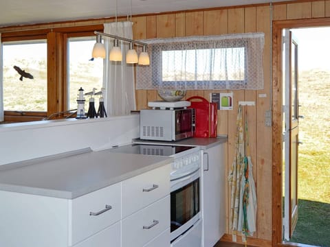 House | Private kitchen | Dishwasher, highchair