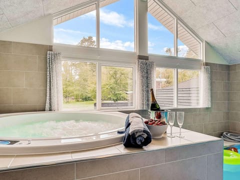 House | Spa treatment