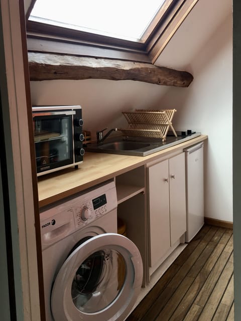 Superior Apartment, Ensuite, Garden View | Private kitchen