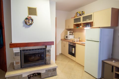 Chalet, 2 Bedrooms, Balcony, Garden View | Interior