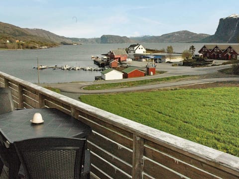 House | Lake view