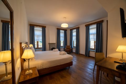 Deluxe Room | Premium bedding, down comforters, Select Comfort beds, minibar