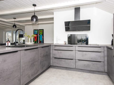 House | Private kitchen | Highchair