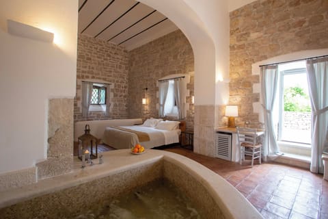 Deluxe Suite, Sauna (Hammam) | Minibar, in-room safe, desk, soundproofing