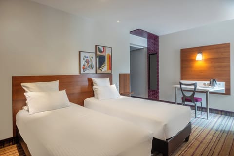 Twin Room, 2 Twin Beds | In-room safe, desk, blackout drapes, soundproofing