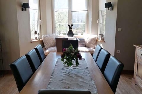 Cottage | Dining