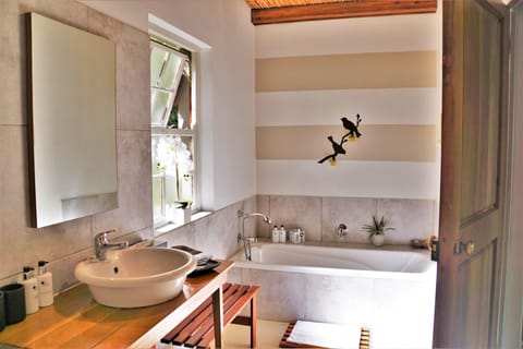 Comfort Room, 1 King Bed (luxury king with bath & shower ) | Bathroom | Free toiletries, hair dryer, towels, soap