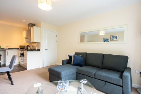 Apartment, Private Bathroom | Lounge