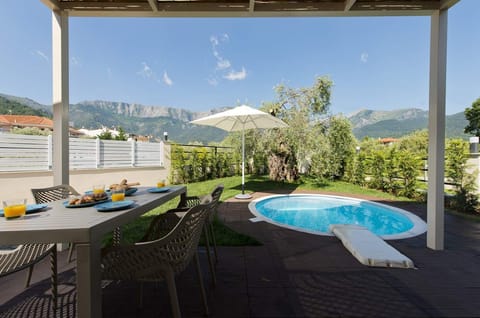 Private pool