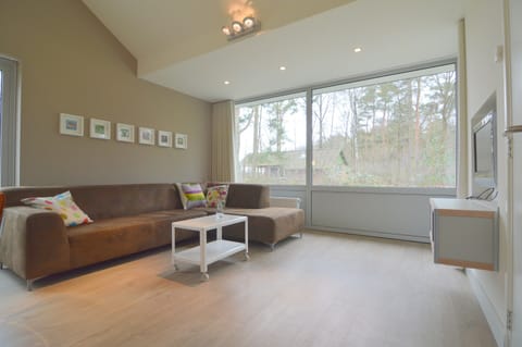 House | Living room