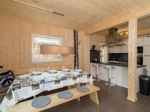Chalet | Private kitchen | Highchair