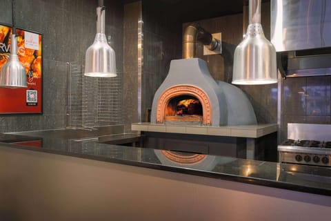 Breakfast and dinner served