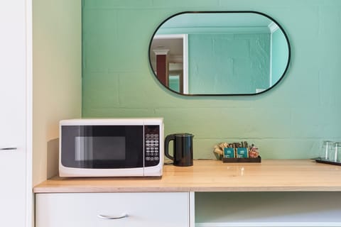 Premier Queen Room  | Coffee and/or coffee maker