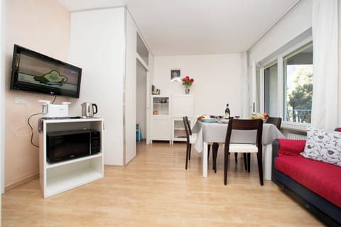 Family Apartment, Multiple Bedrooms, Lakeside (Riva Lago e Spiaggia Apartment) | Interior