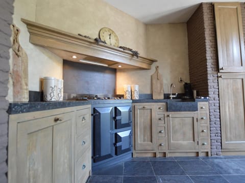 House | Private kitchen | Highchair