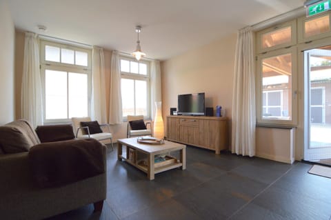 Apartment | Living room