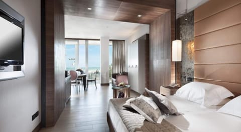 Presidential Suite, Sea View | Premium bedding, minibar, in-room safe, desk