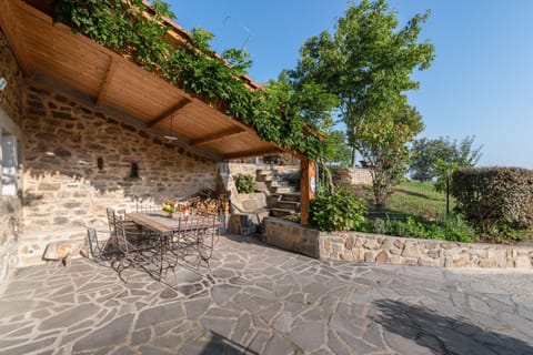 House | Outdoor dining