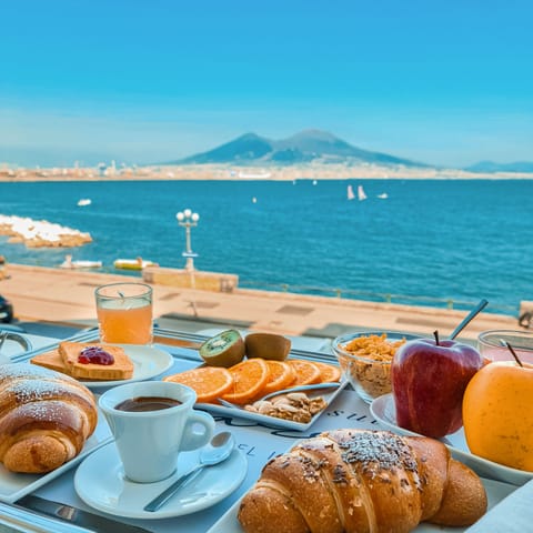Suite, 1 Bedroom | In-room dining