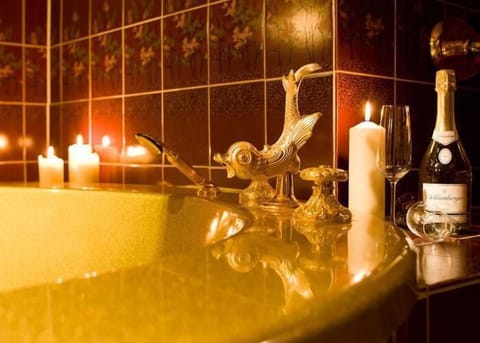 Shower, free toiletries, hair dryer, bathrobes