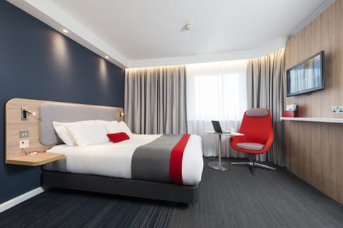 Standard Room, 1 Double Bed, Accessible (with Free Hot Breakfast) | Desk, laptop workspace, iron/ironing board, free WiFi