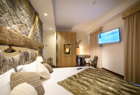 Superior Double Room (theme room) | In-room safe, cribs/infant beds, free WiFi