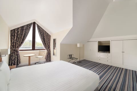 Suite, 1 King Bed with Sofa bed | In-room safe, desk, soundproofing, iron/ironing board