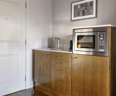 Junior Suite, Fireplace | In-room safe, blackout drapes, iron/ironing board