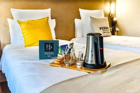 Premium bedding, desk, soundproofing, free WiFi