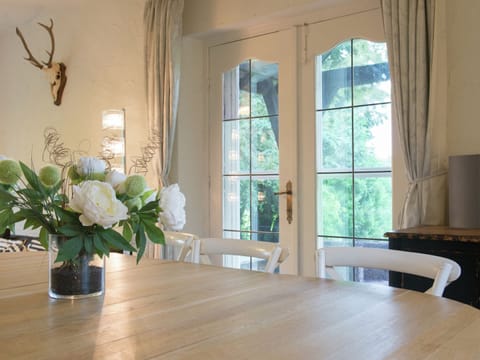 House | Dining