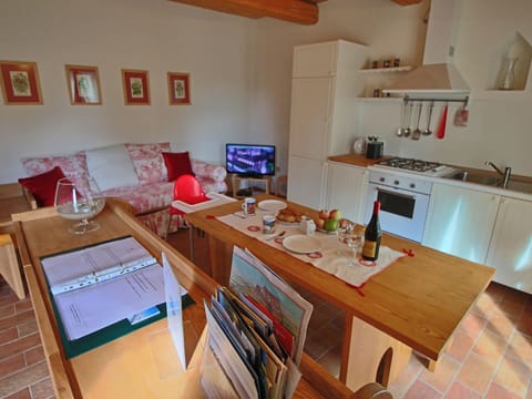 Cottage | Private kitchen | Highchair